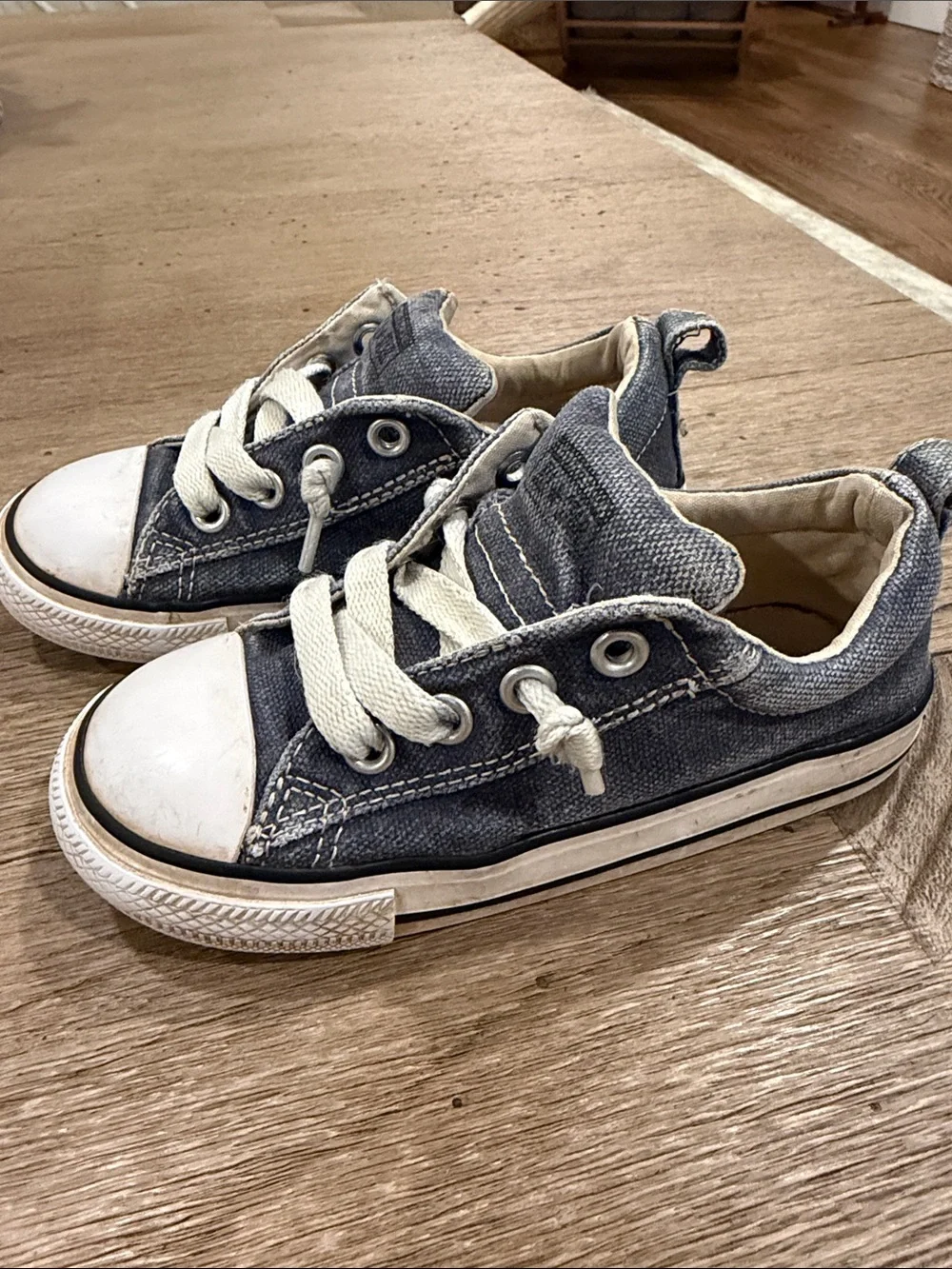 Converse Toddler Navy Canvas Low-Top Sneakers with White Toe